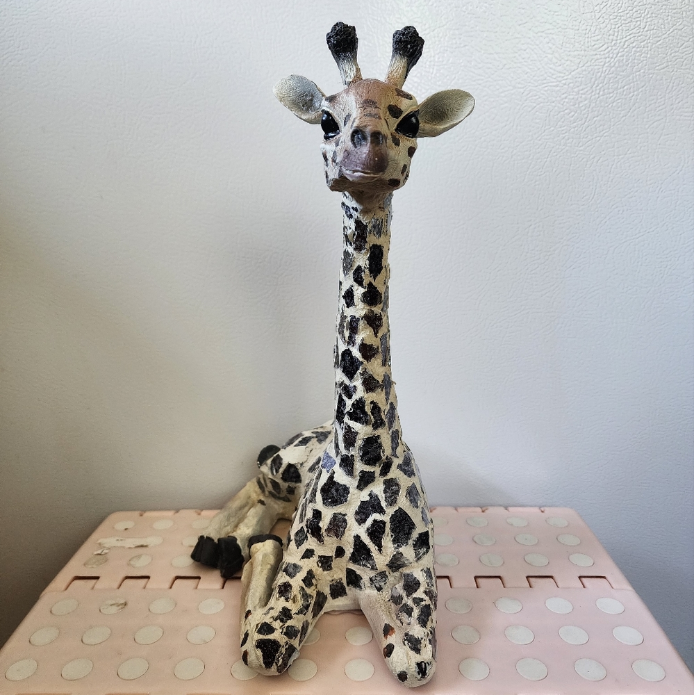 10 X 13" RESIN CUT GLASS GIRAFFE STATUE